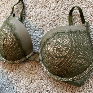 Sexy Green Lace Victoria’s Secret Bra